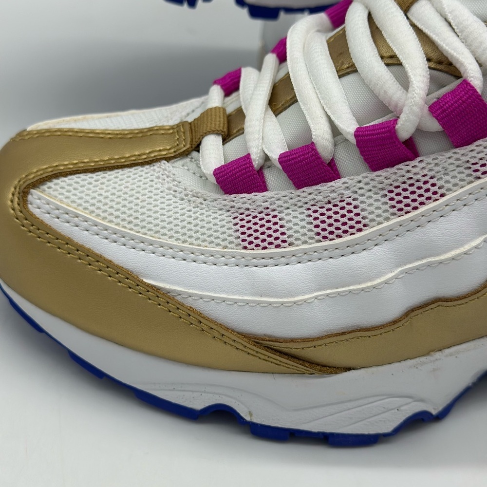 Nike White and Pink Sneakers Retro-Inspired Design - Picture 2 of 8